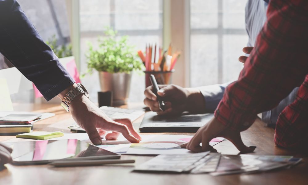 How to Create Stunning Flyer Designs That Grab Attention